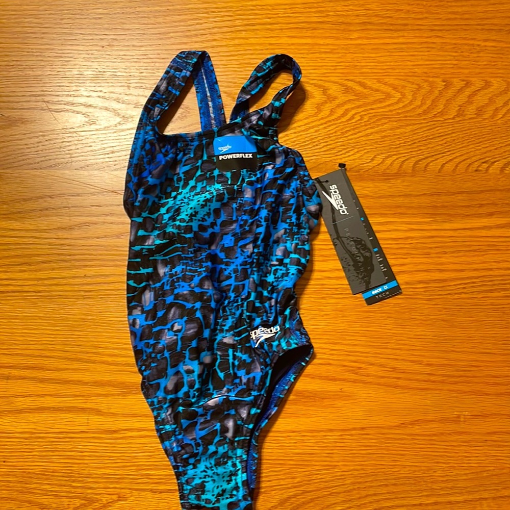 NIB girls youth size 6/22 blue speedo, shatter skin supro-y.